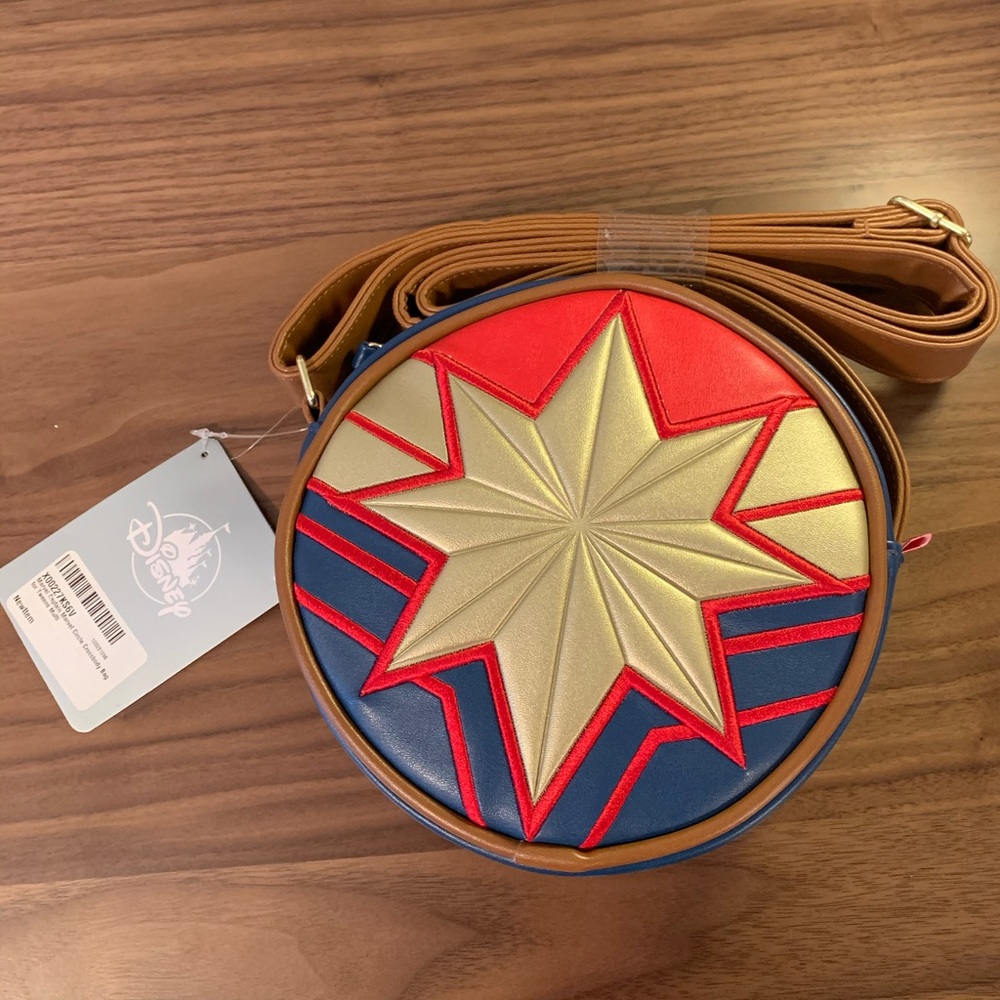 NWT captain marvel cross over bag!